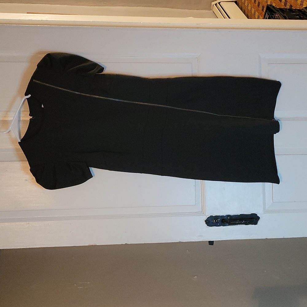 Laundry by Design black dress exposed front zipper ruffle sleeve